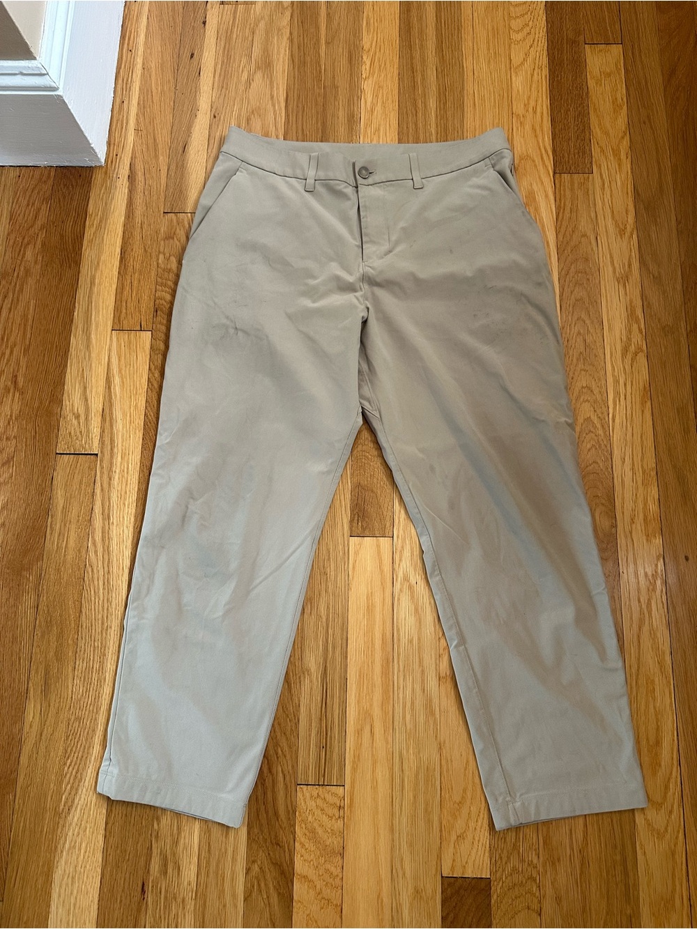 lululemon athletica Men's Chinos in Light Tan